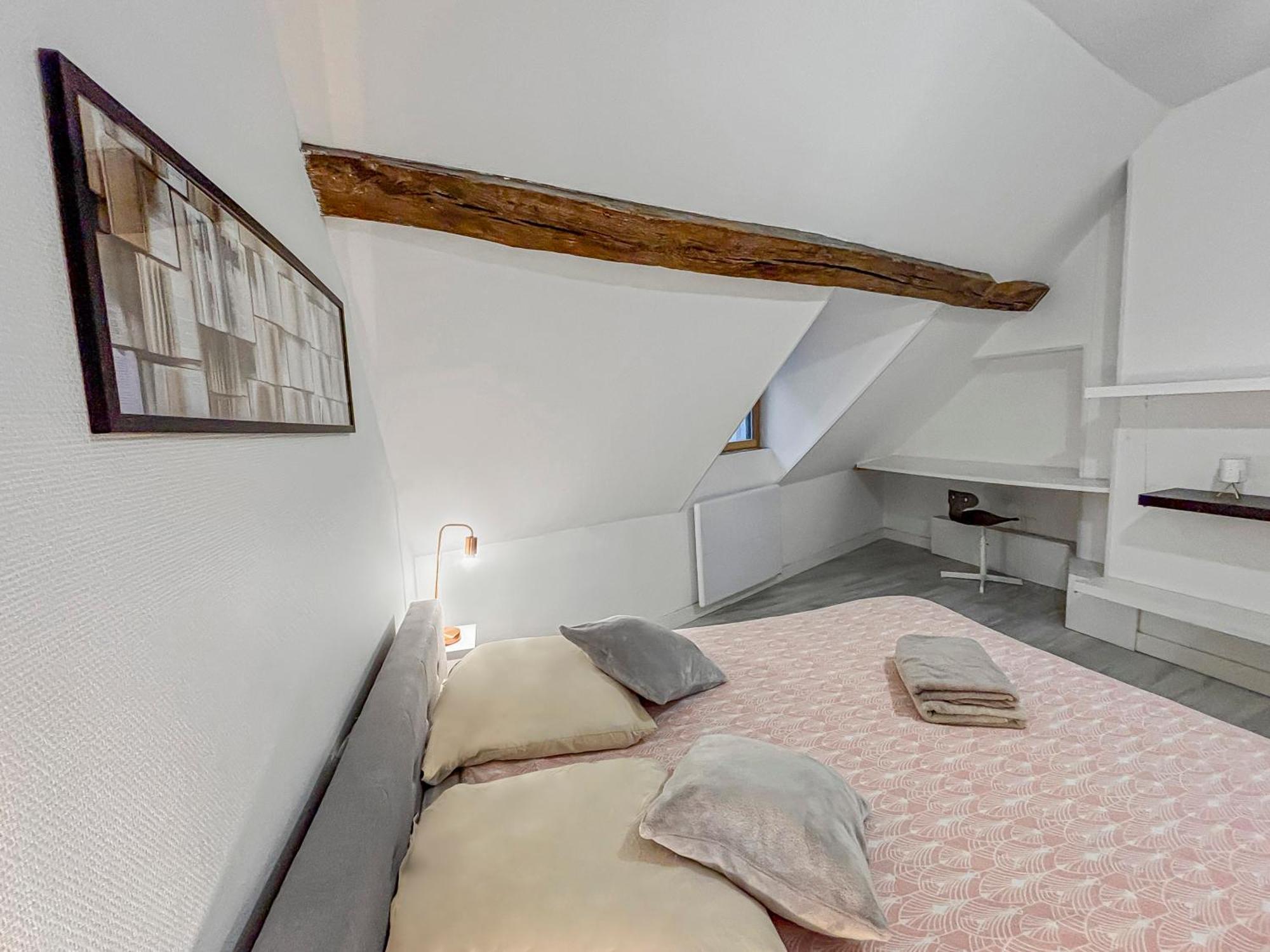 Spacieux & Lumineux Avec Smart Tv Et Wi-Fi Rapide Troyes Luaran gambar