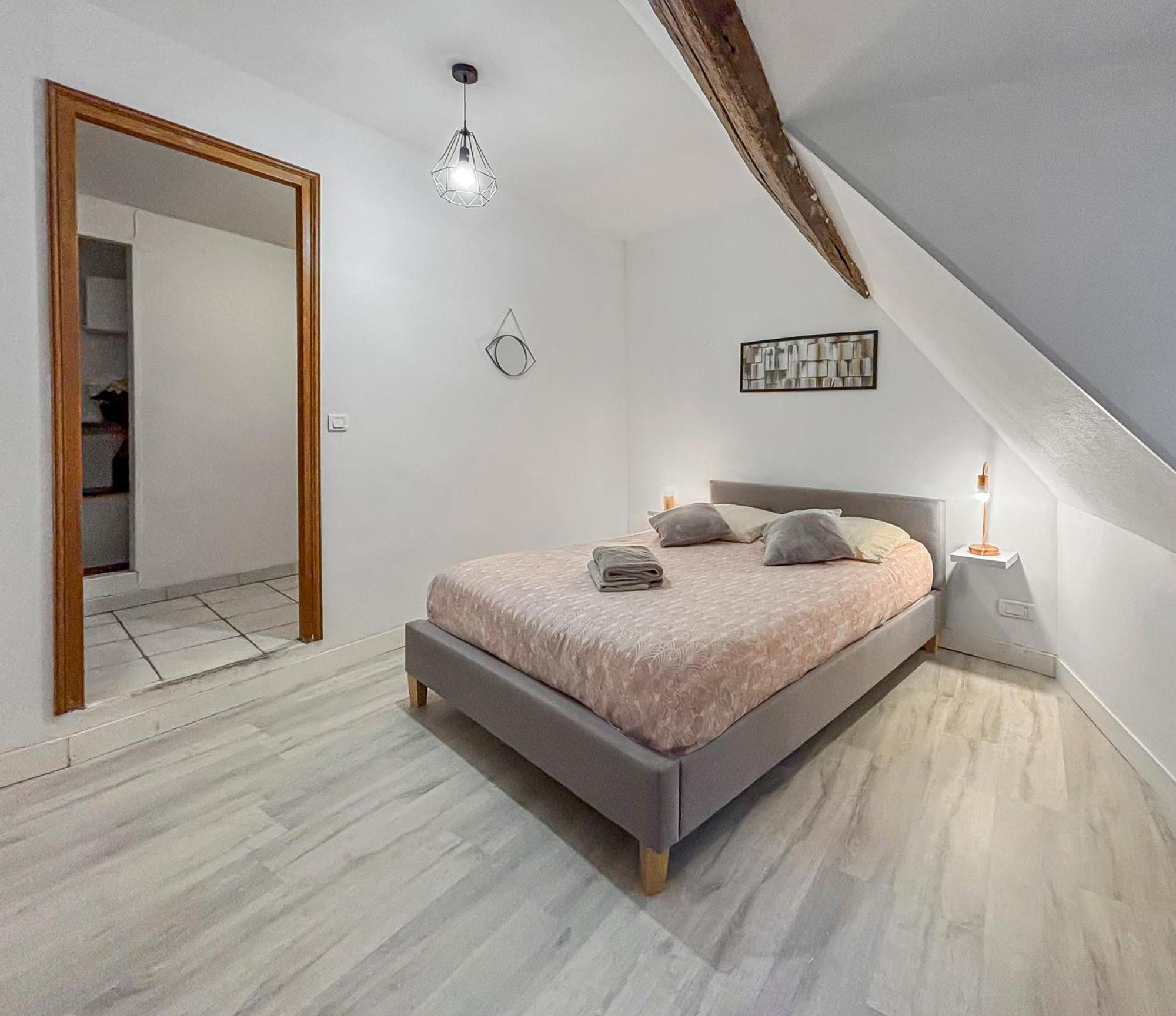 Spacieux & Lumineux Avec Smart Tv Et Wi-Fi Rapide Troyes Luaran gambar