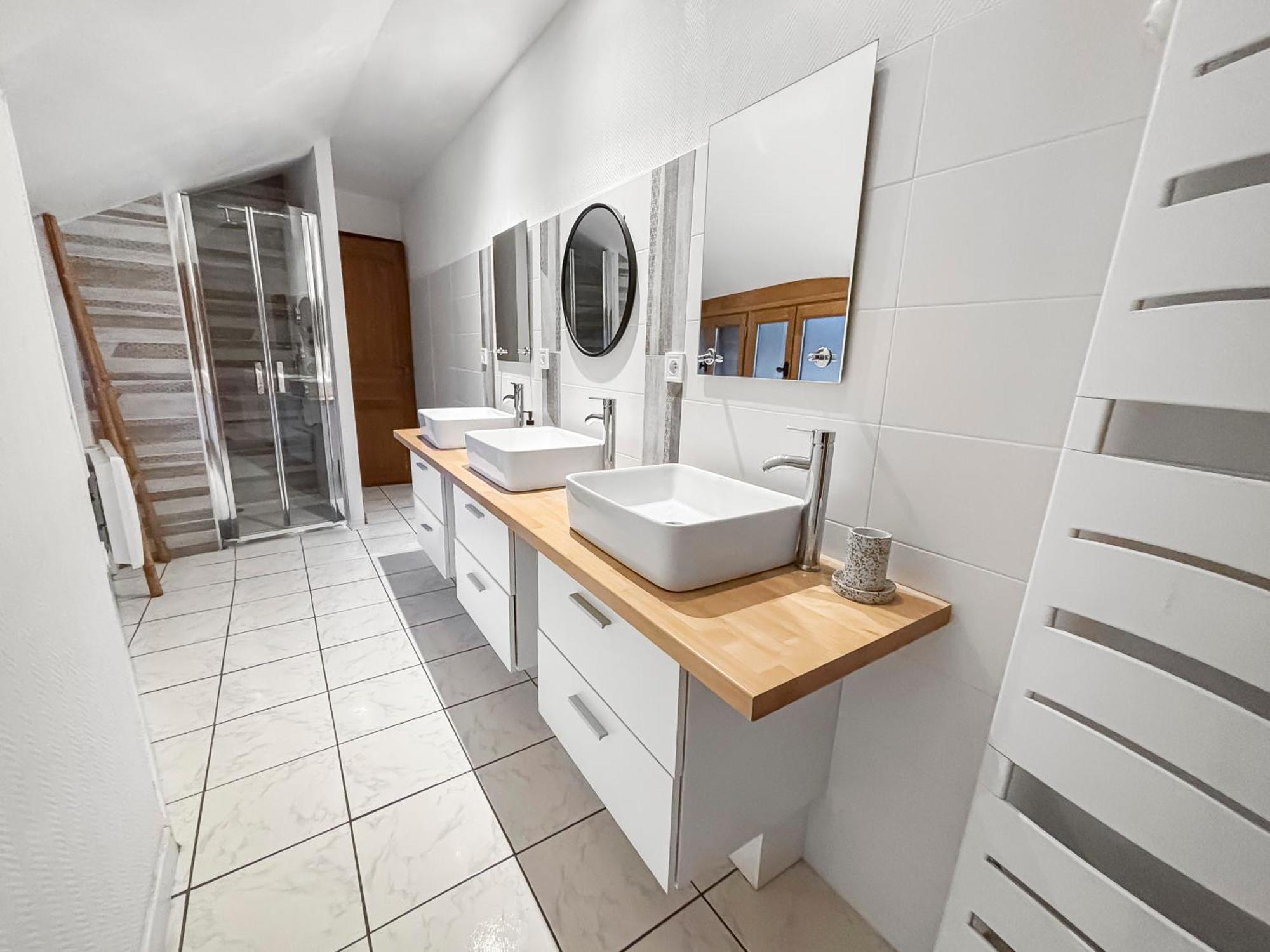 Spacieux & Lumineux Avec Smart Tv Et Wi-Fi Rapide Troyes Luaran gambar
